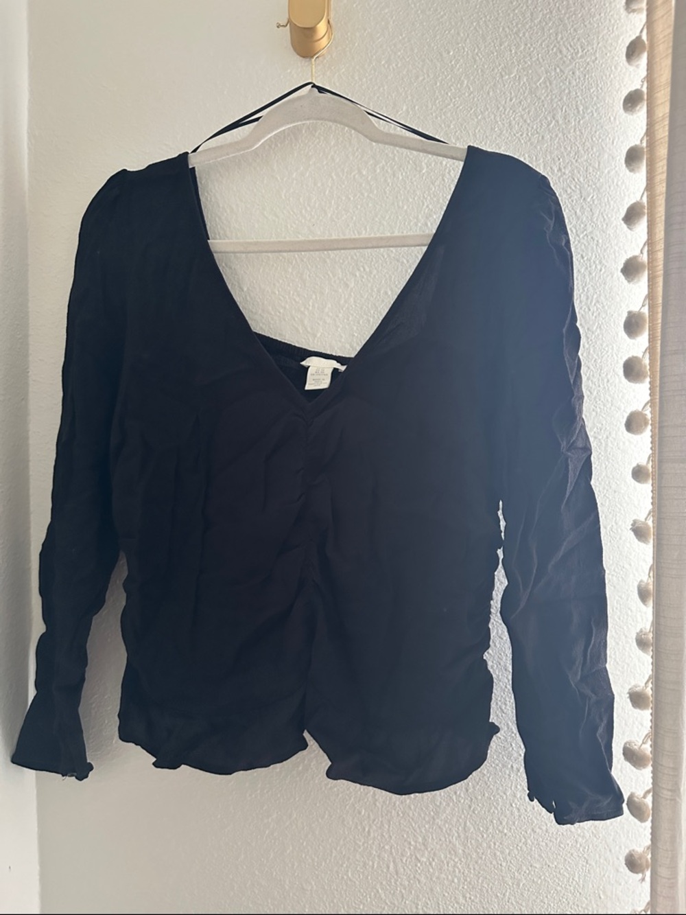 H&M Women's Black V-Neck Long Sleeve Top